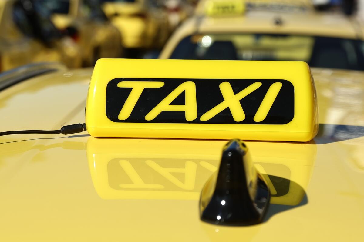 taxi-athina (1) taxi-athina (1)