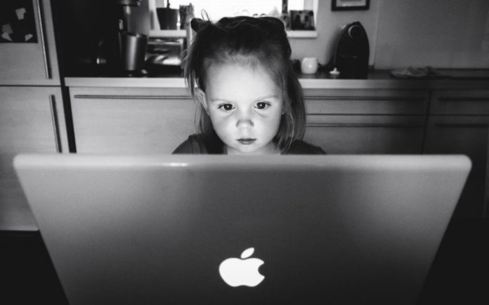 social-media_kid-768x480 social-media_kid-768x480