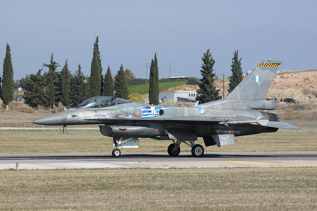 1024px-F-16C_Block_52M_displaying_as_the_Hellenic_AF_display_team 1024px-F-16C_Block_52M_displaying_as_the_Hellenic_AF_display_team