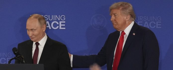 trump-aggizei-filika-plati-putin-2025-08-15 trump-aggizei-filika-plati-putin-2025-08-15